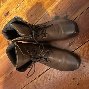 Propét snow boots for women. All leather upper